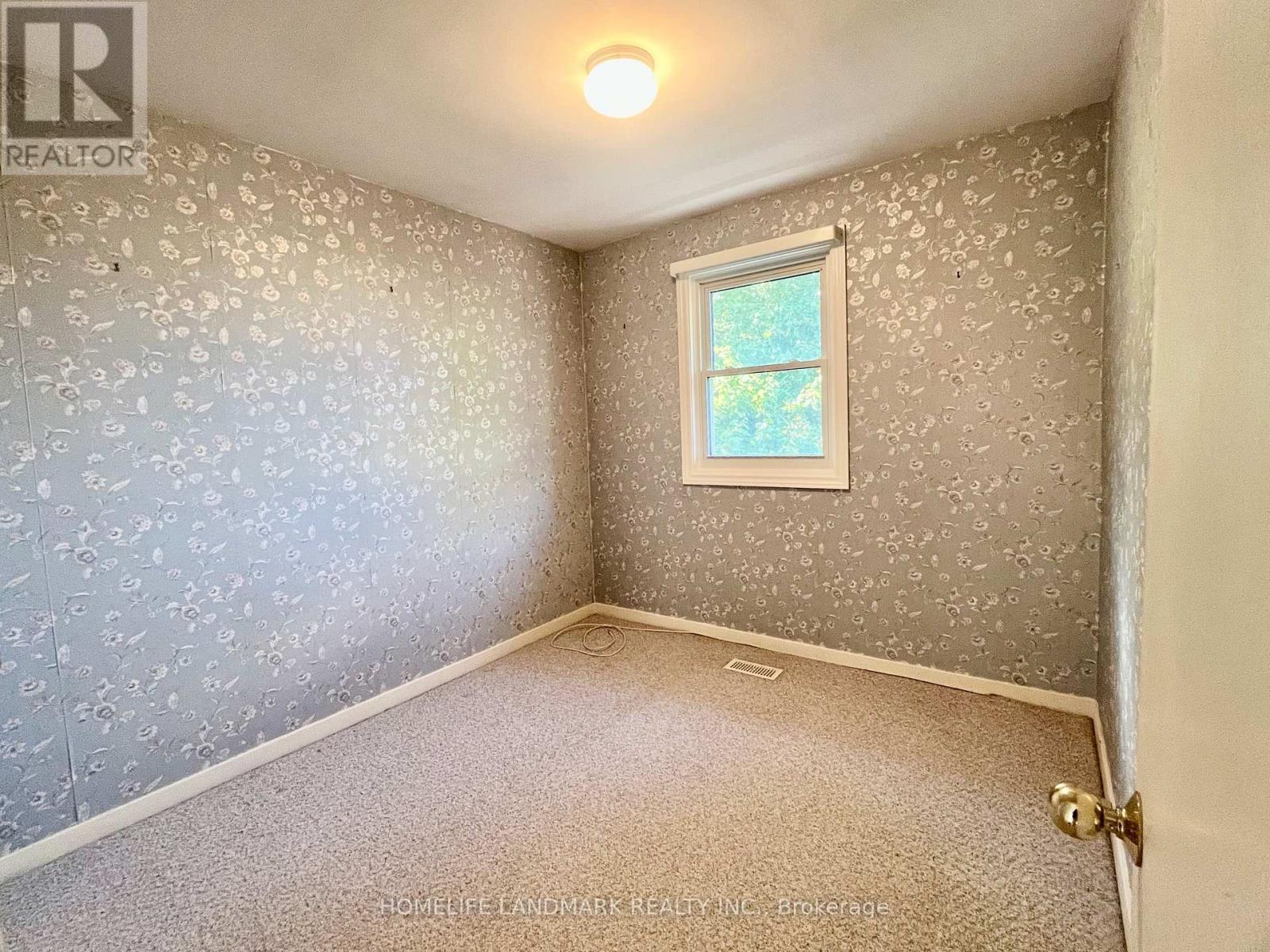 2319 Barclay Road, Burlington (Brant), Ontario  L7R 2B7 - Photo 10 - W12482619