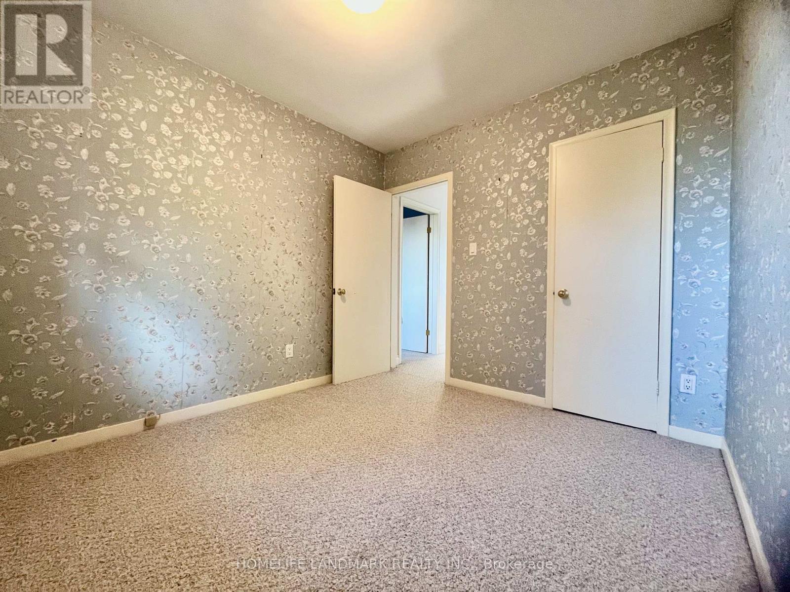 2319 Barclay Road, Burlington (Brant), Ontario  L7R 2B7 - Photo 11 - W12482619