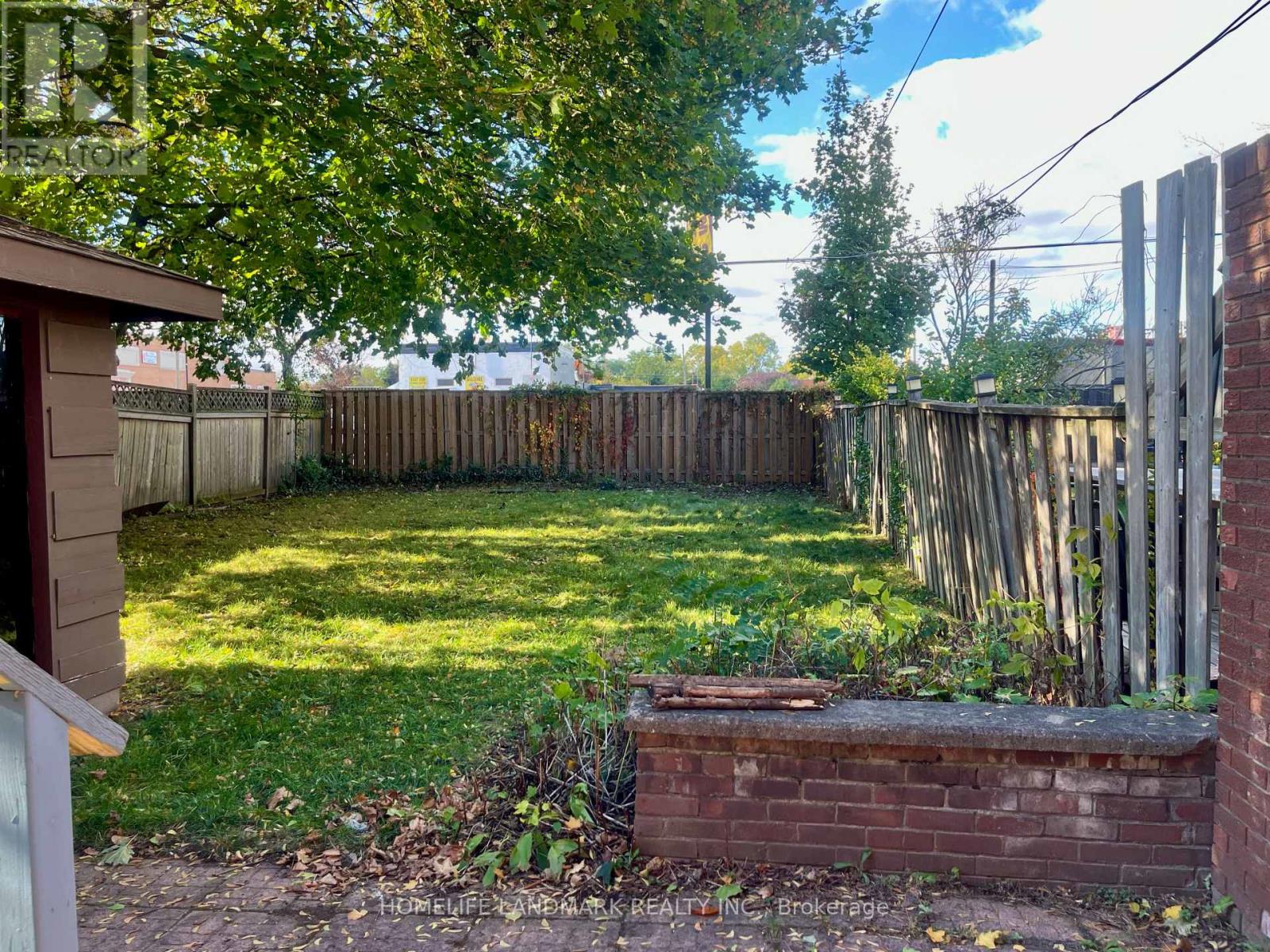 2319 Barclay Road, Burlington (Brant), Ontario  L7R 2B7 - Photo 3 - W12482619
