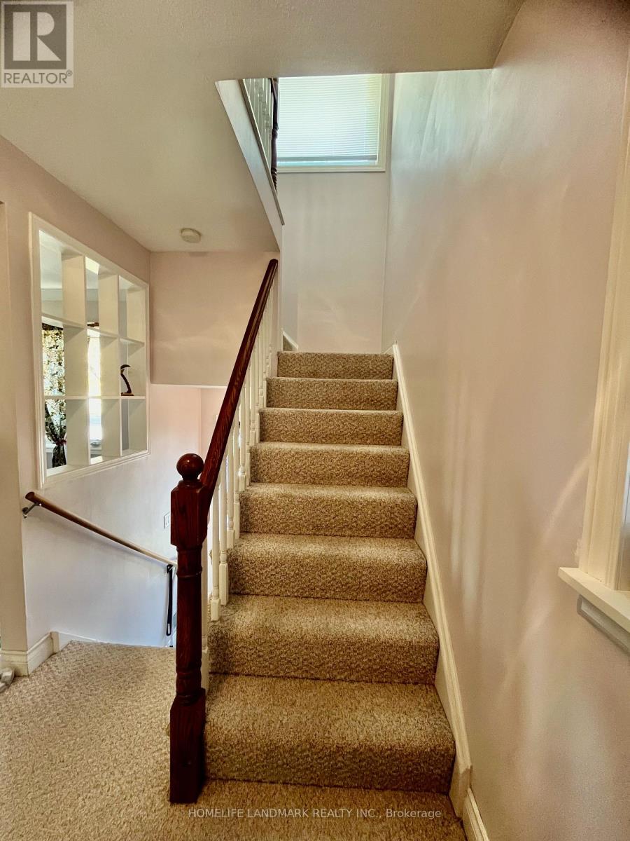 2319 Barclay Road, Burlington (Brant), Ontario  L7R 2B7 - Photo 7 - W12482619