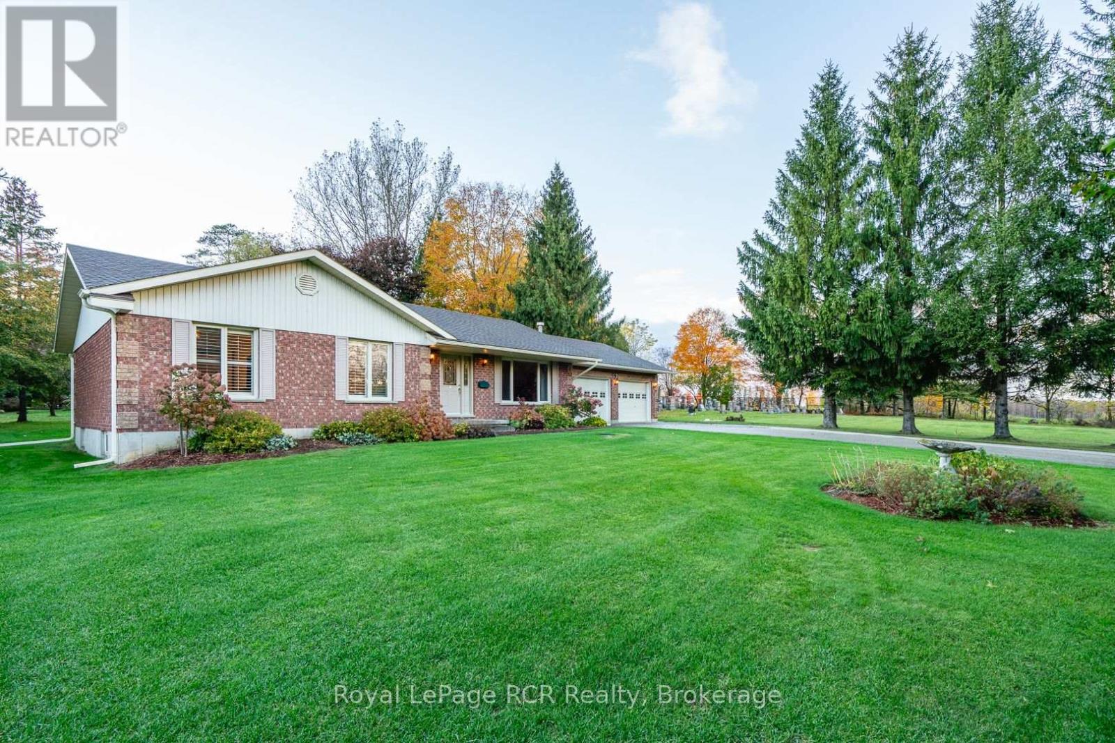 347 Augusta Street, West Grey, Ontario  N0G 1C0 - Photo 5 - X12482632