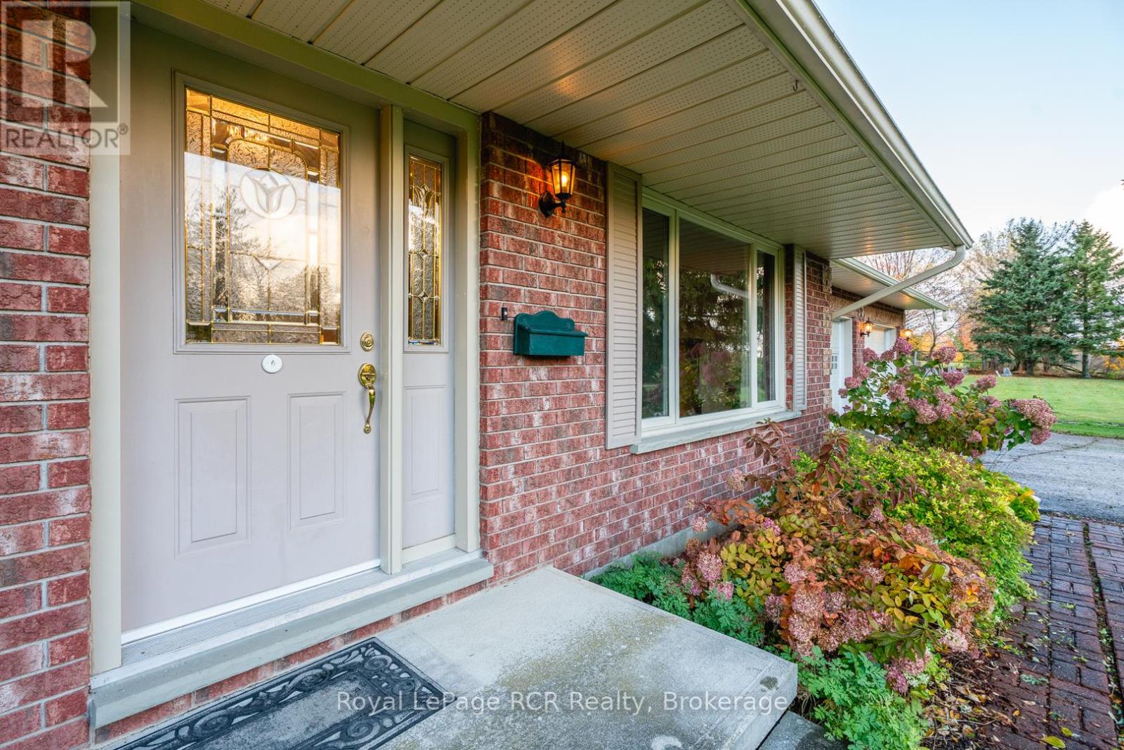 347 Augusta Street, West Grey, Ontario  N0G 1C0 - Photo 9 - X12482632