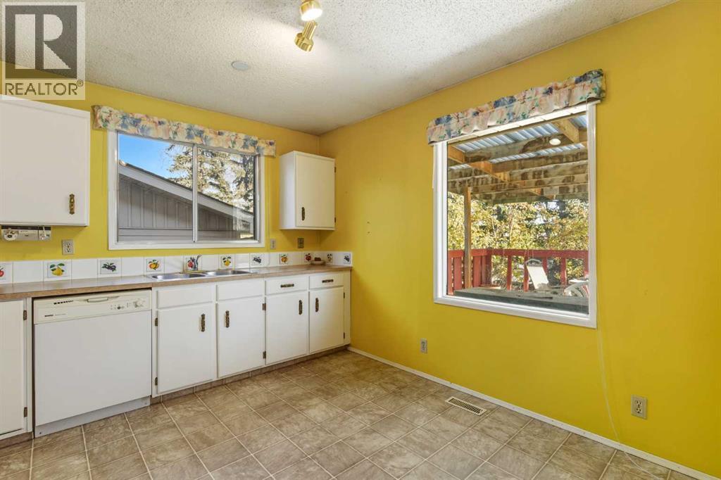 8 Ranchlands Crescent Nw, Calgary, Alberta  T3G 1N4 - Photo 11 - A2265157