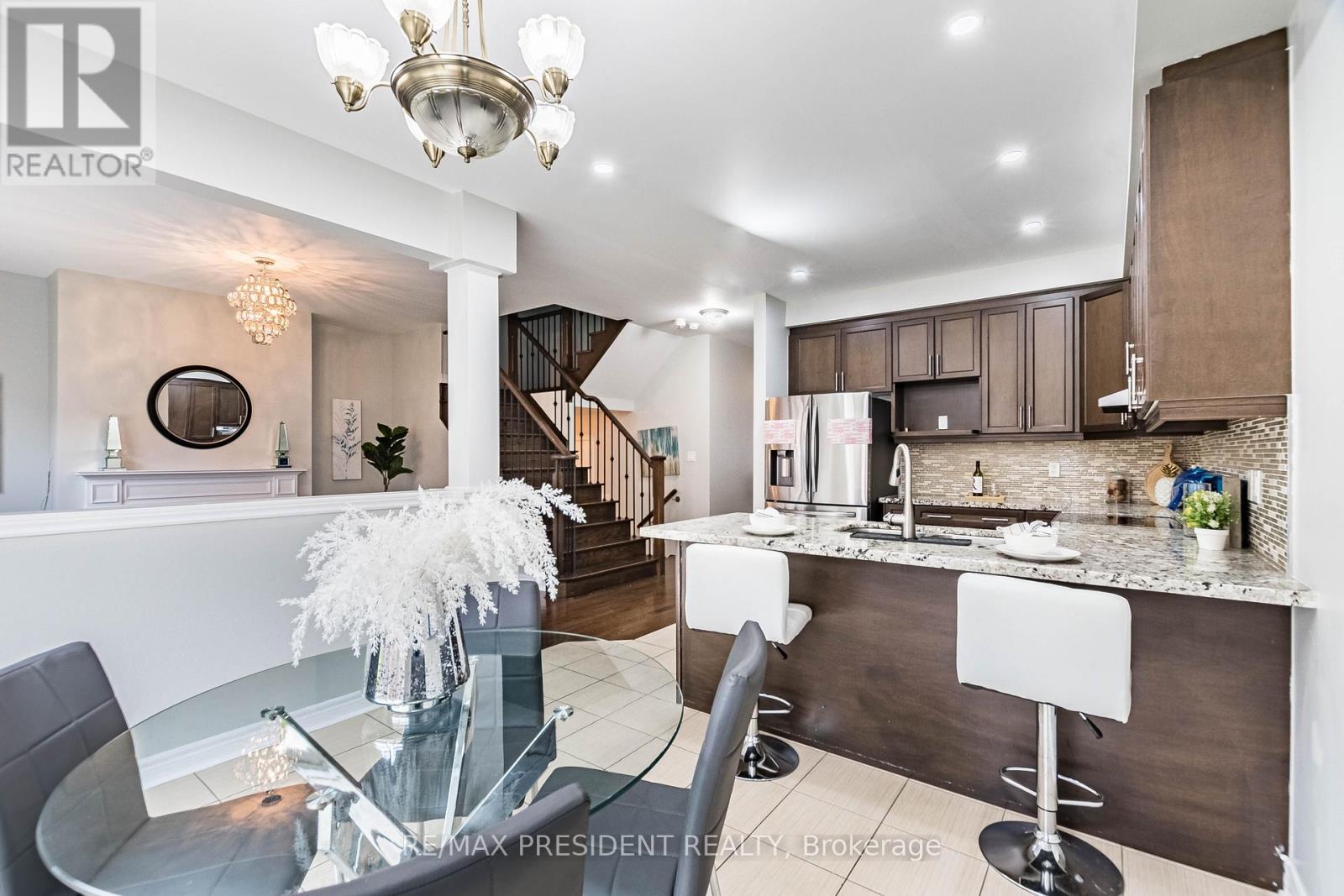 77 Zelda Road, Brampton, Ontario  L6R 3V3 - Photo 14 - W12470388