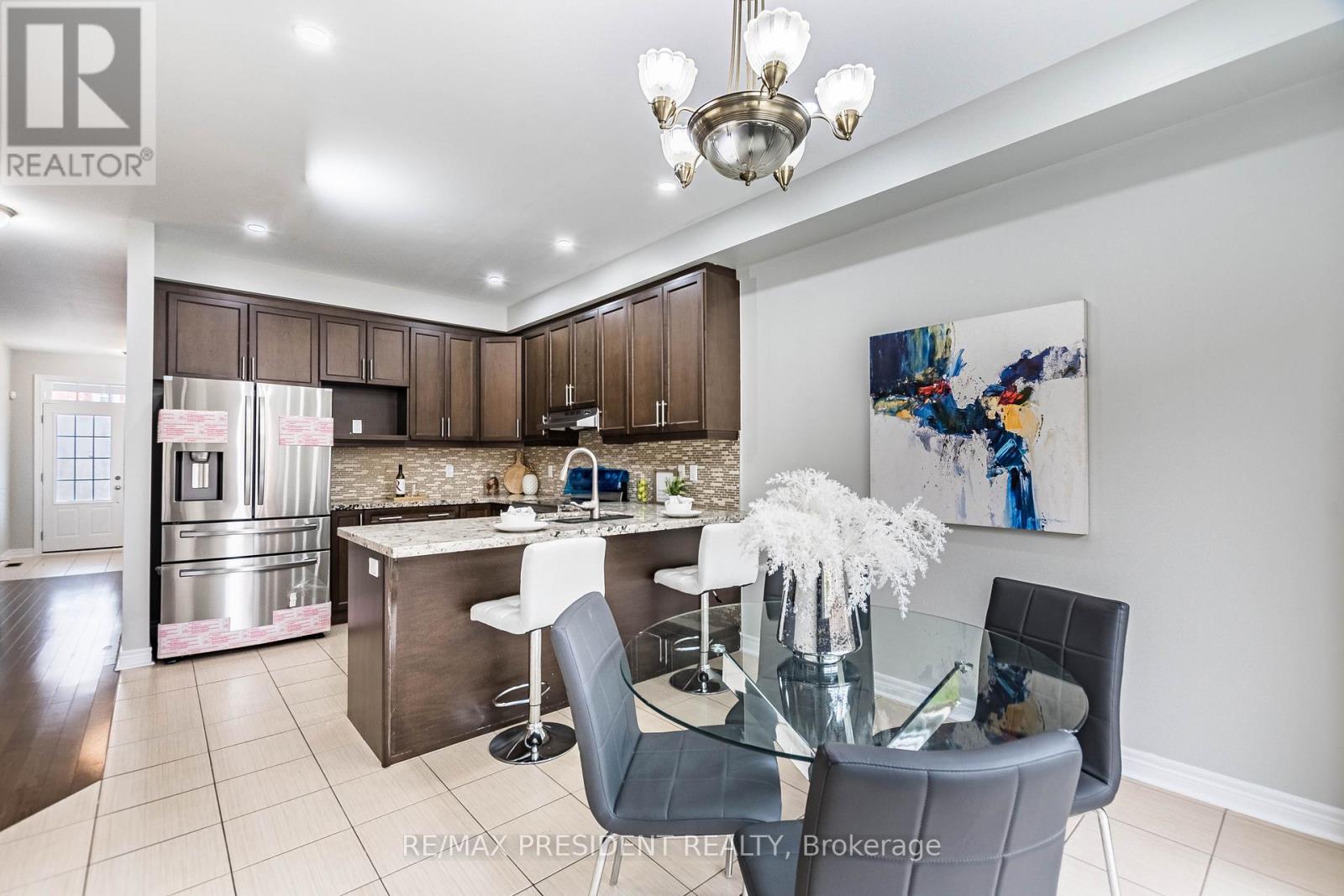 77 Zelda Road, Brampton, Ontario  L6R 3V3 - Photo 15 - W12470388