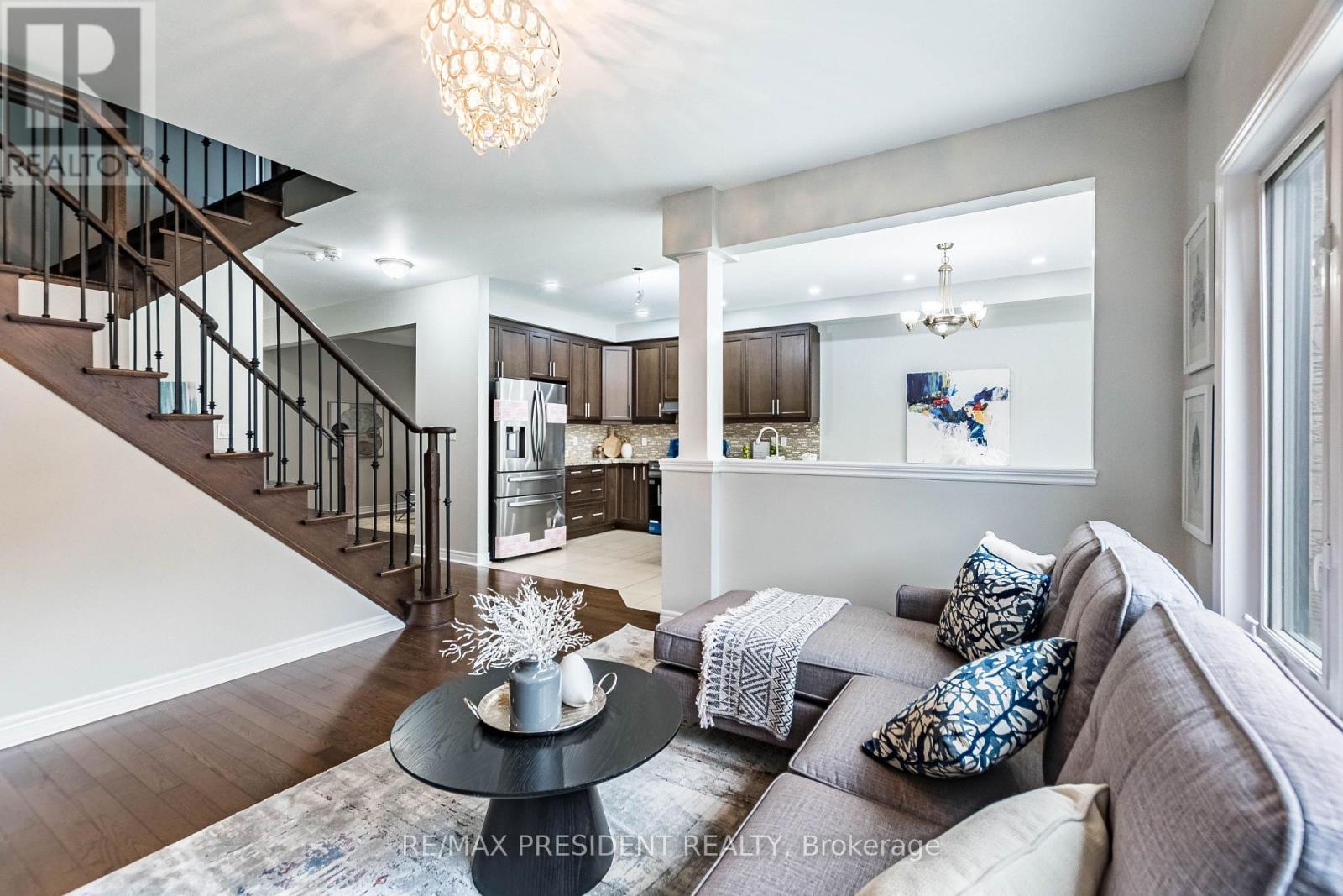 77 Zelda Road, Brampton, Ontario  L6R 3V3 - Photo 11 - W12470388