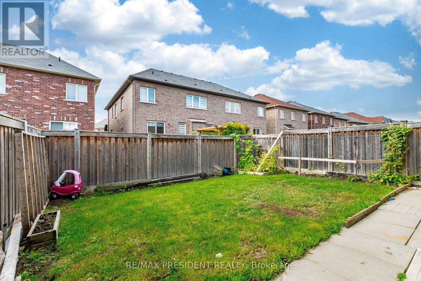 77 Zelda Road, Brampton, Ontario  L6R 3V3 - Photo 47 - W12470388