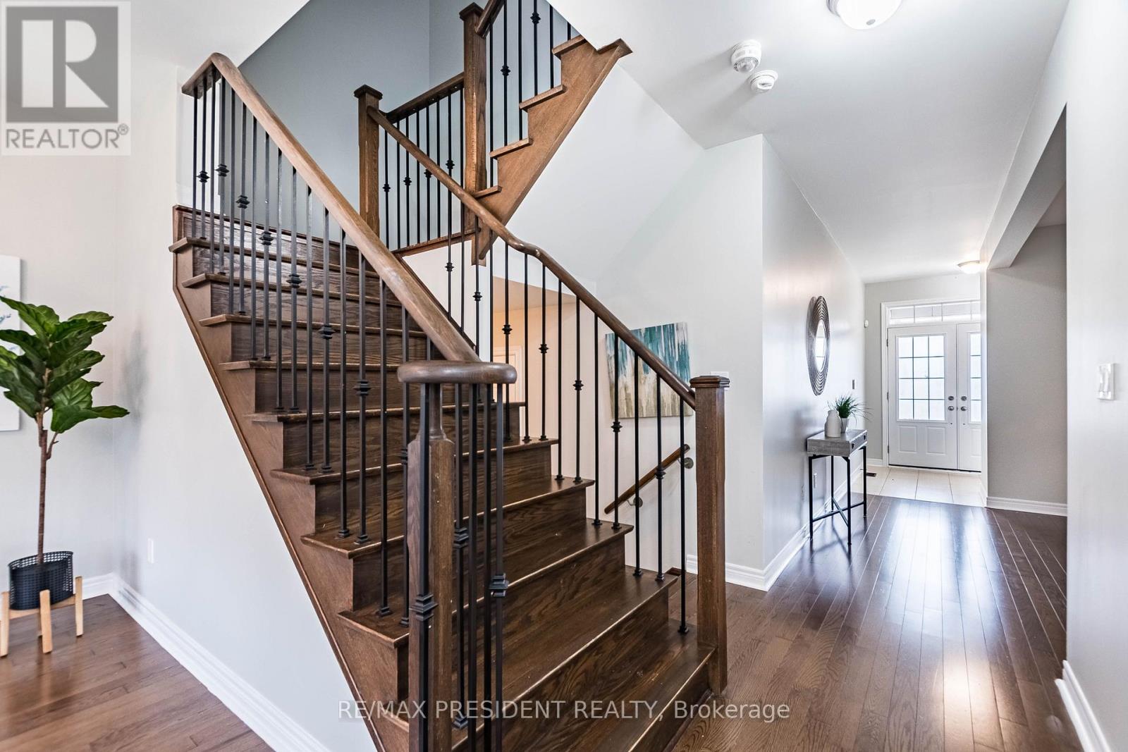 77 Zelda Road, Brampton, Ontario  L6R 3V3 - Photo 9 - W12470388