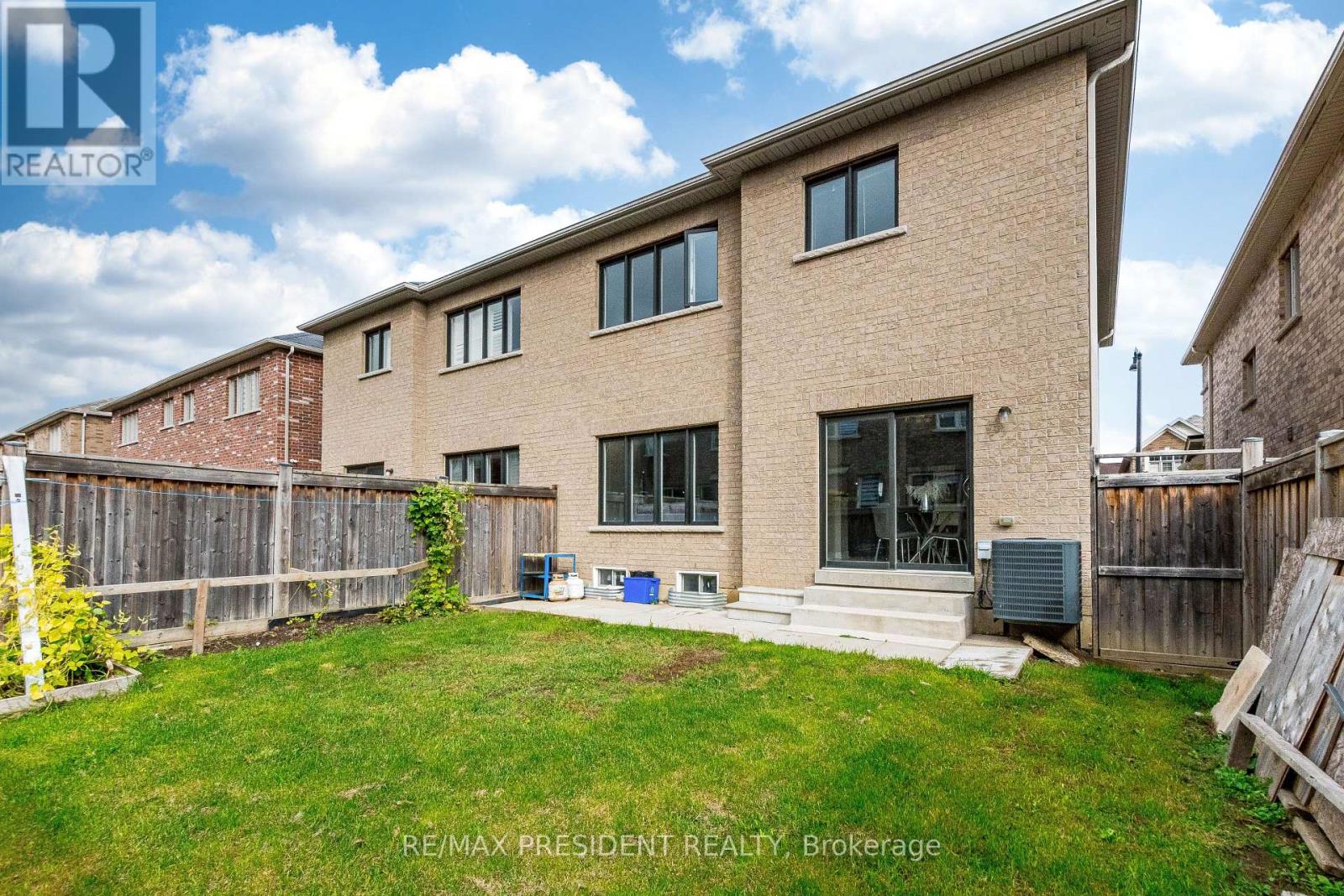 77 Zelda Road, Brampton, Ontario  L6R 3V3 - Photo 49 - W12470388