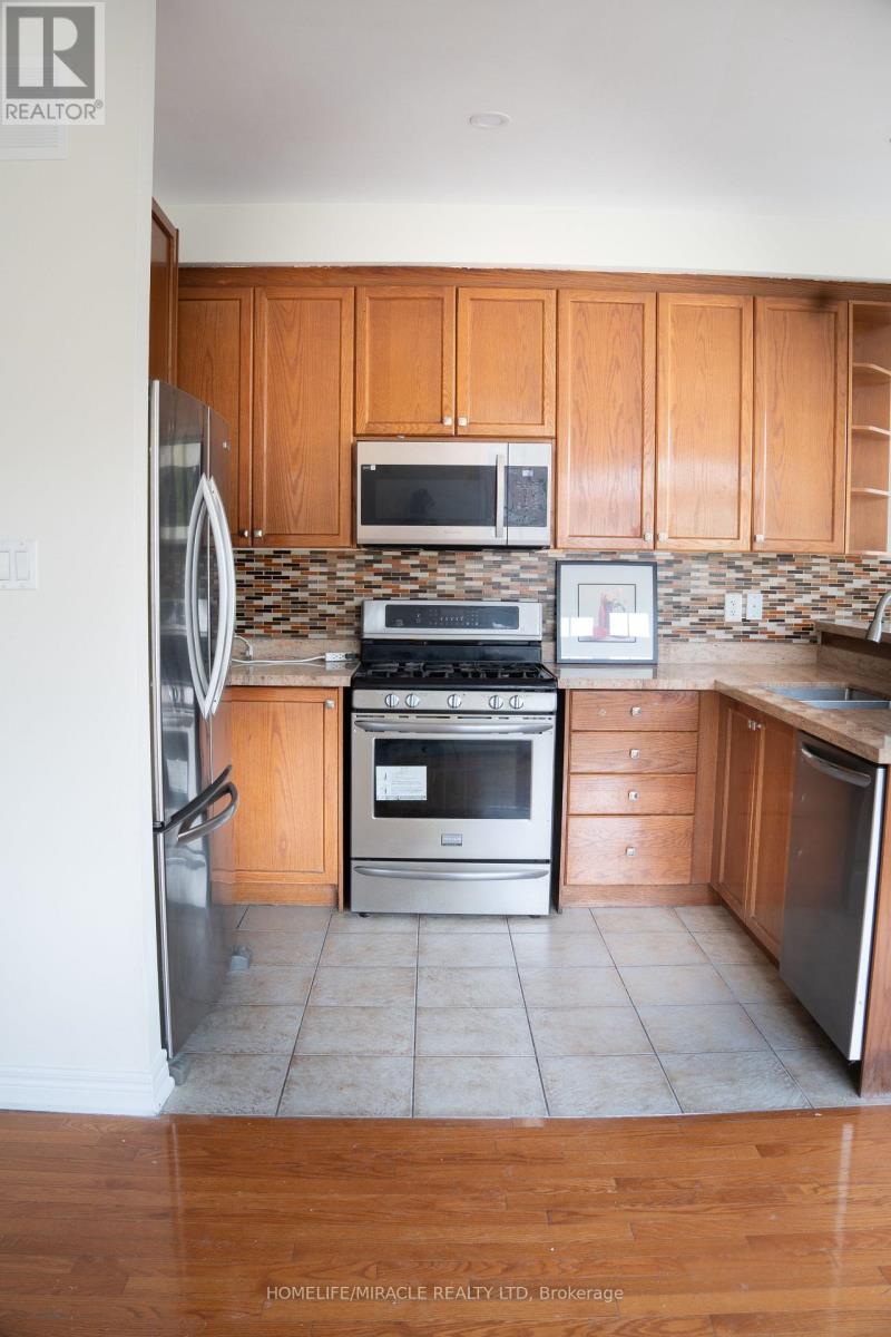 37 Calm Waters Crescent, Brampton, Ontario  L6V 4R9 - Photo 7 - W12482406