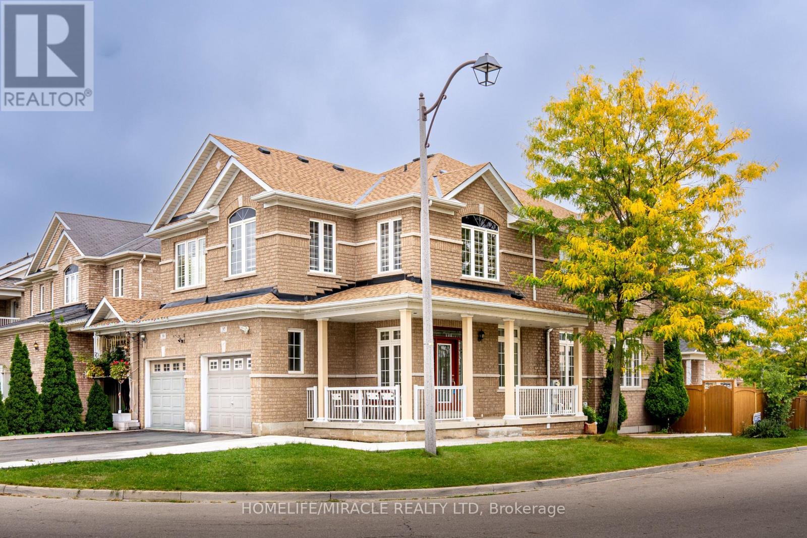 37 Calm Waters Crescent, Brampton, Ontario  L6V 4R9 - Photo 2 - W12482406