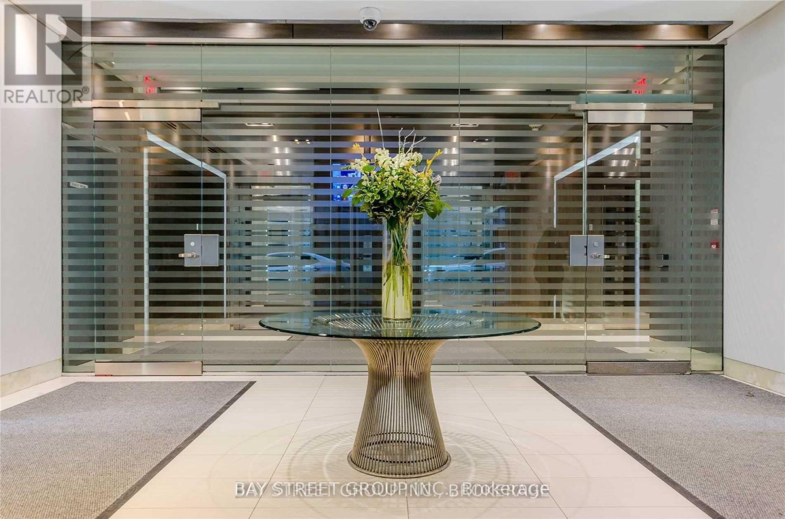 2508 - 21 Carlton Street, Toronto, Ontario  M5B 1L3 - Photo 4 - C12482624