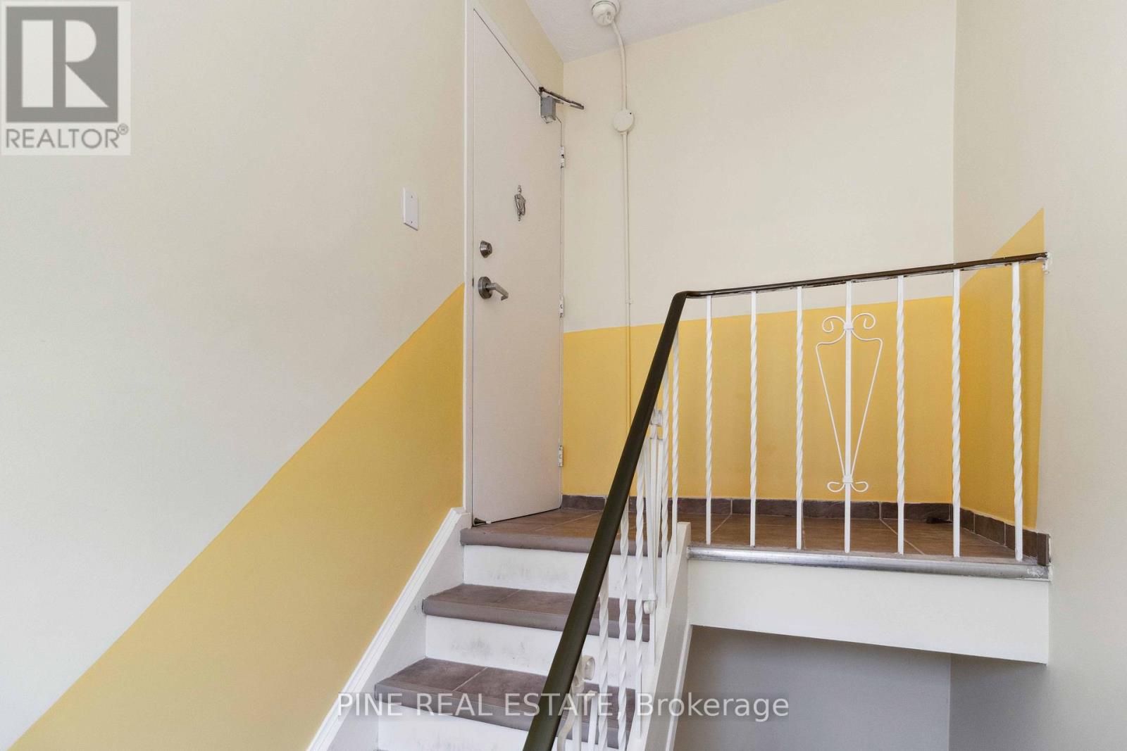 3 - 19 Queen Street W, Mississauga, Ontario  L5H 1L5 - Photo 24 - W12295822