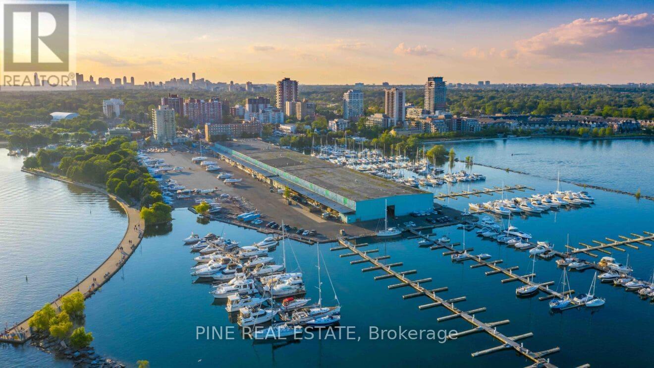 3 - 19 Queen Street W, Mississauga, Ontario  L5H 1L5 - Photo 34 - W12295822
