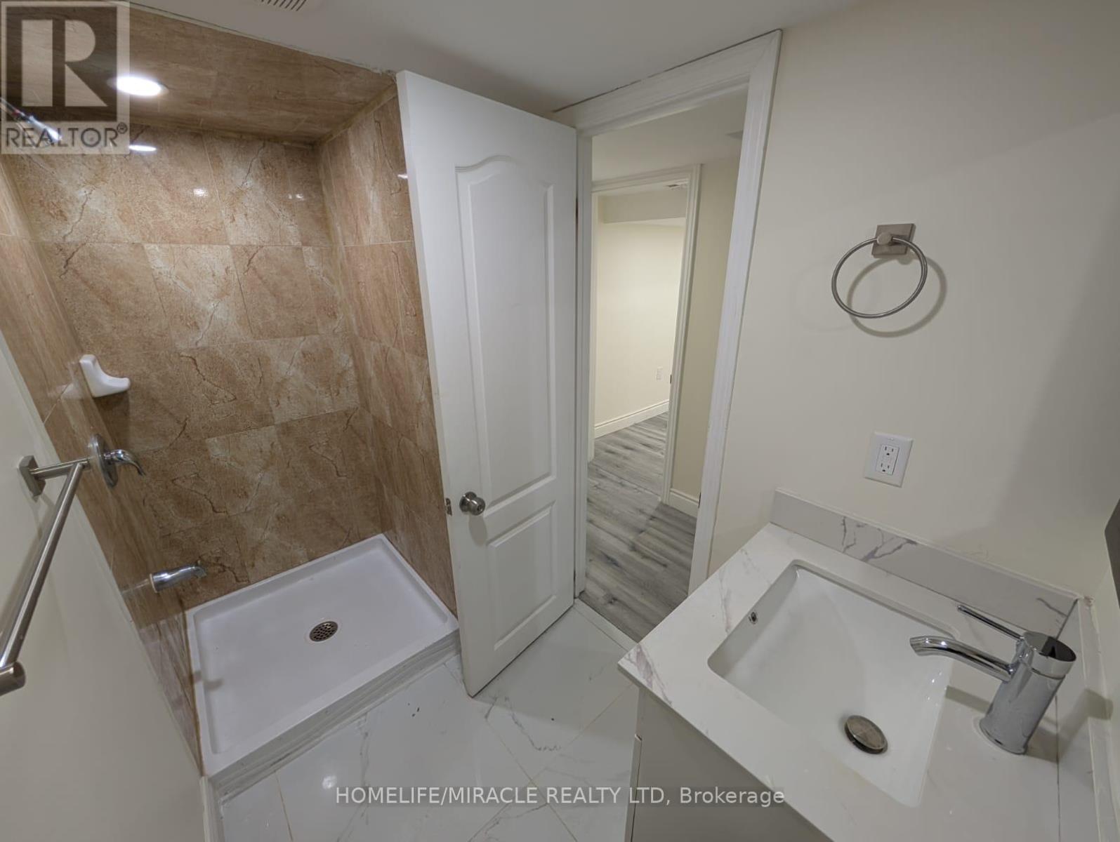 37 Calm Waters Crescent, Brampton, Ontario  L6V 4R9 - Photo 31 - W12482406
