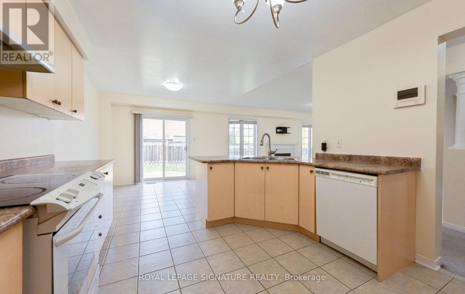 36 Capistro Street, Brampton, Ontario  L7A 3H7 - Photo 19 - W12482626