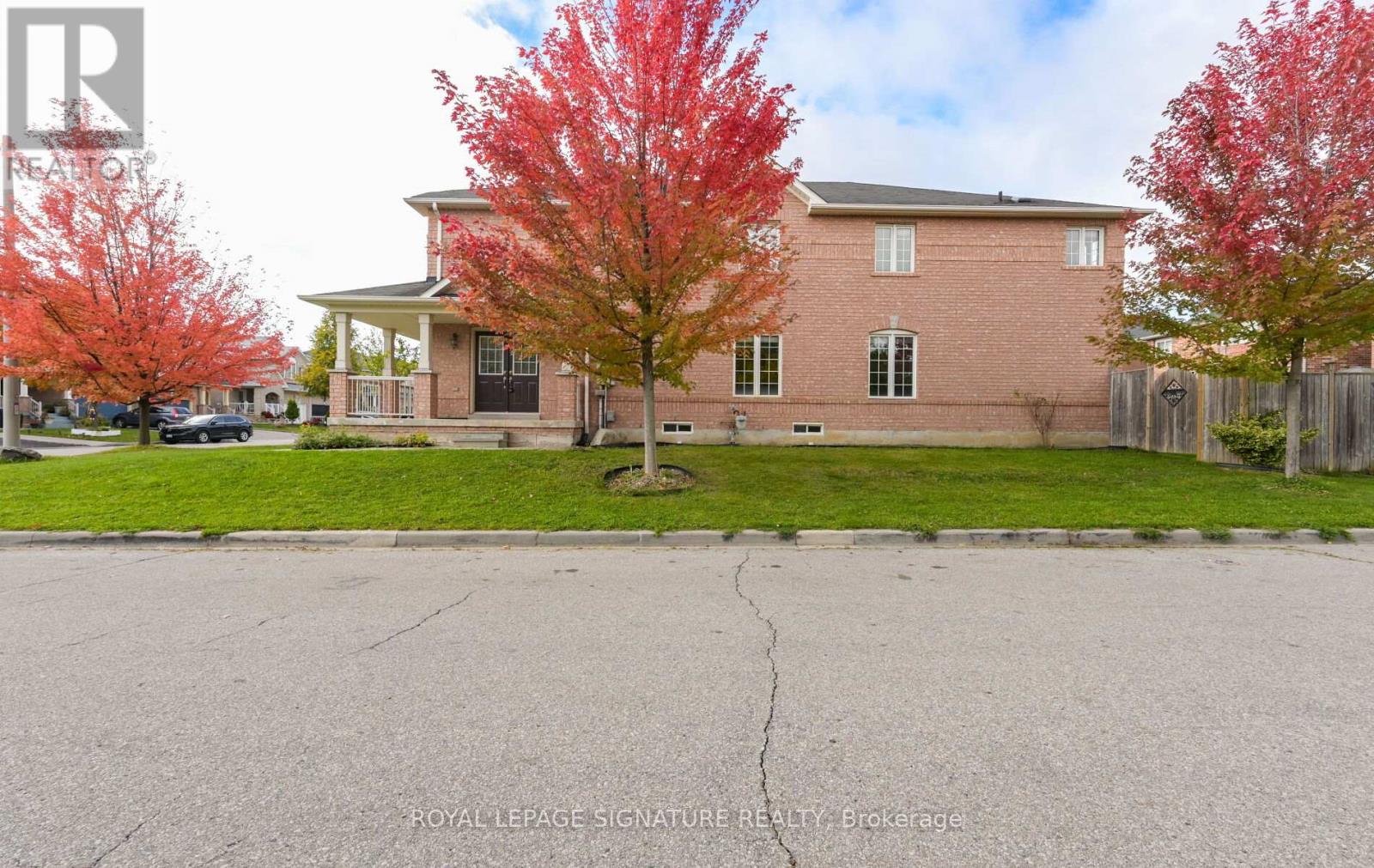 36 Capistro Street, Brampton, Ontario  L7A 3H7 - Photo 4 - W12482626