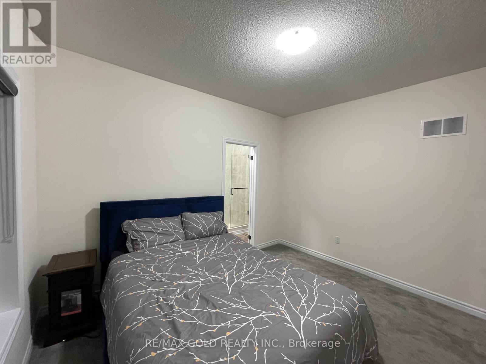 537 Veterans Drive, Brampton, Ontario  L7A 0C4 - Photo 43 - W12458354