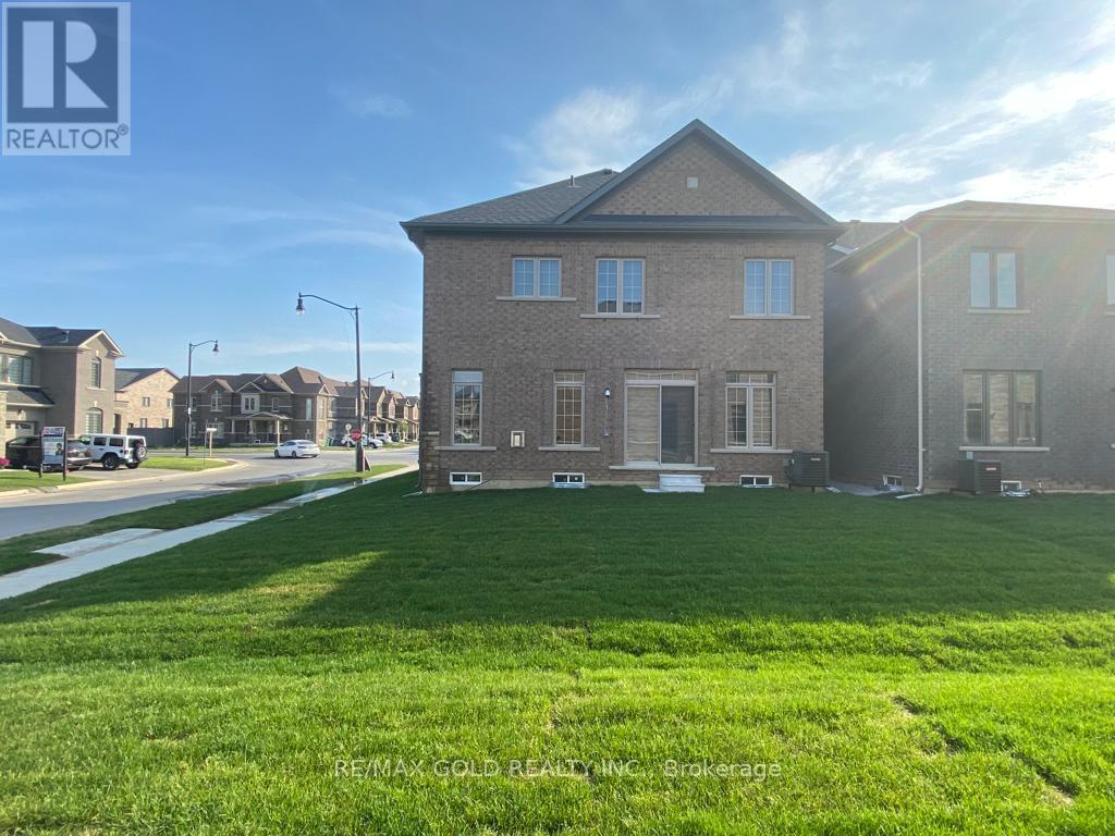 537 Veterans Drive, Brampton, Ontario  L7A 0C4 - Photo 18 - W12458354