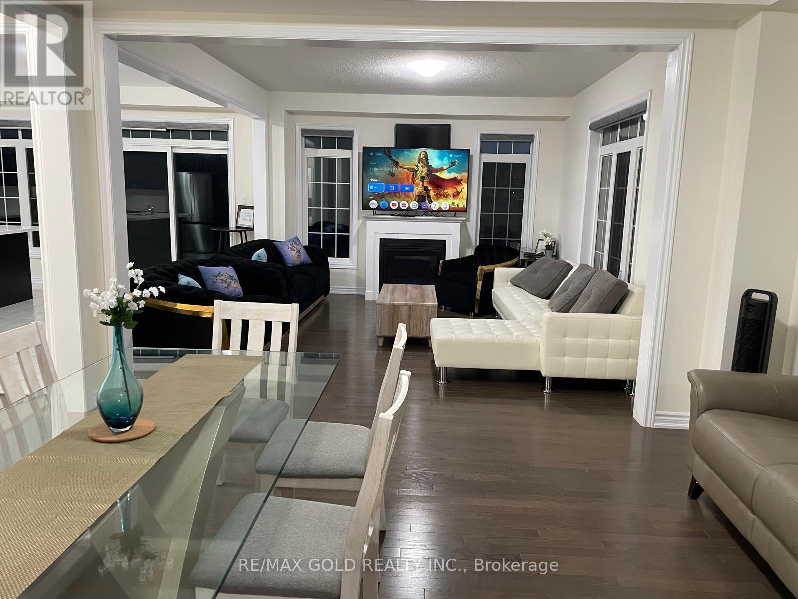 537 Veterans Drive, Brampton, Ontario  L7A 0C4 - Photo 25 - W12458354