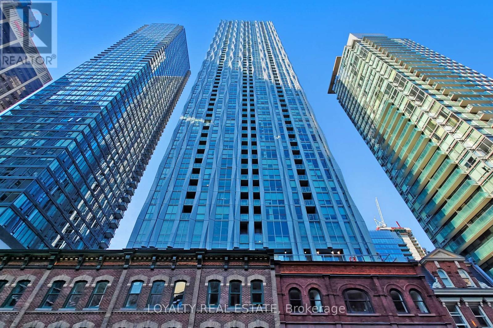 5005 - 1 Yorkville Avenue, Toronto, Ontario  M4W 0B1 - Photo 2 - C12482655