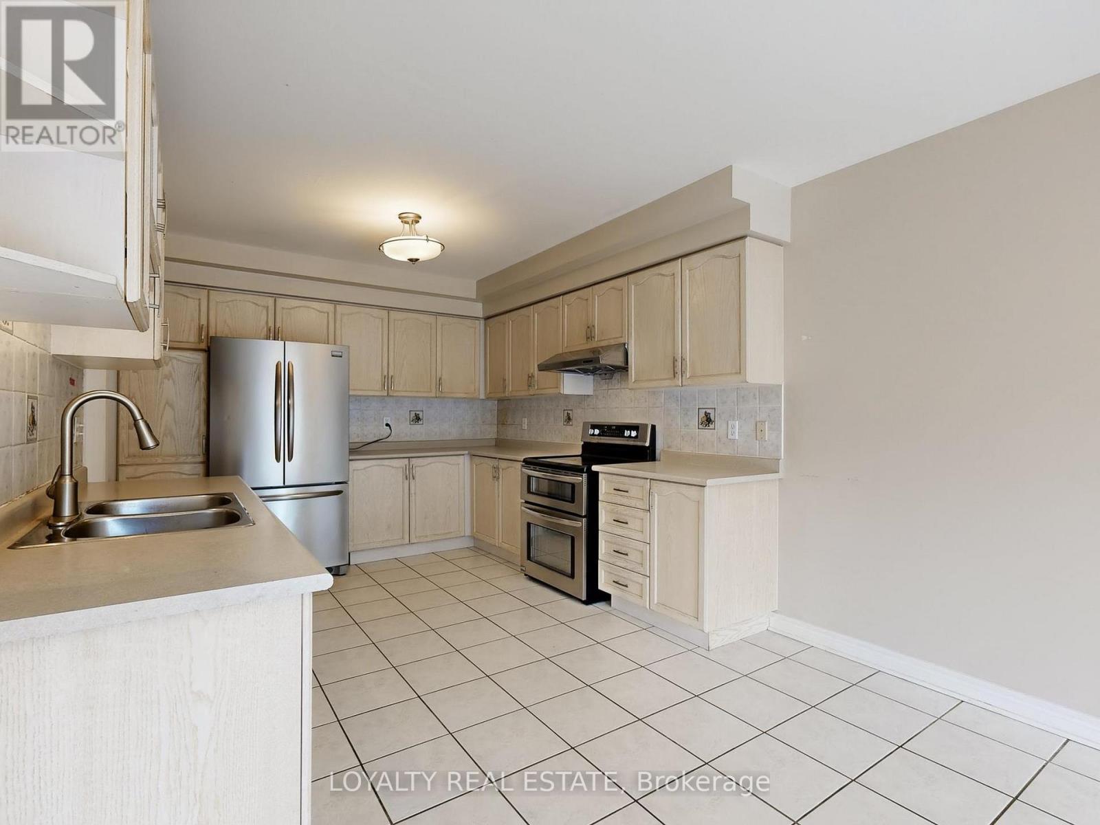 Upper Level - 50 Thornton Crescent, Vaughan, Ontario  L6A 2S9 - Photo 13 - N12482641