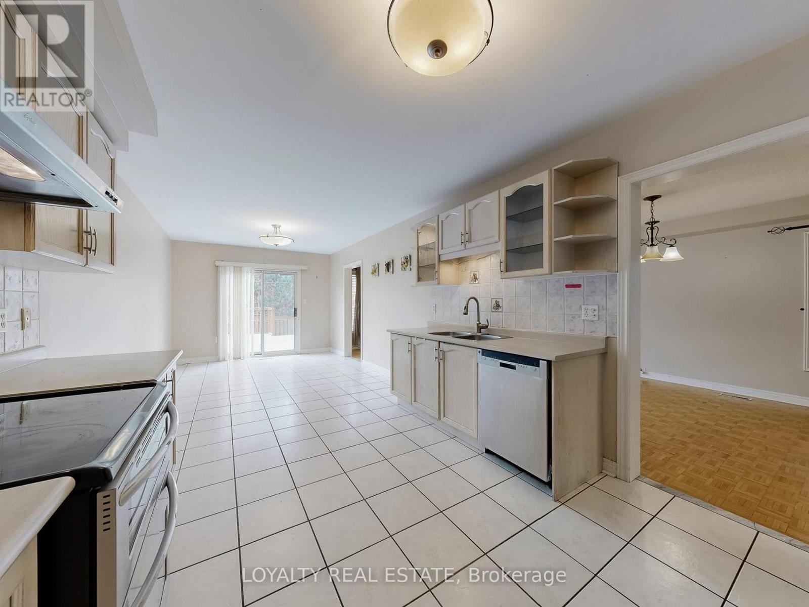 Upper Level - 50 Thornton Crescent, Vaughan, Ontario  L6A 2S9 - Photo 19 - N12482641