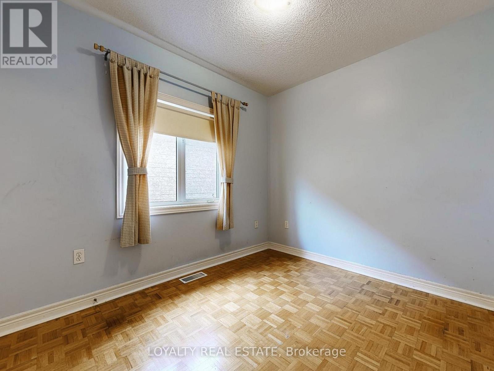 Upper Level - 50 Thornton Crescent, Vaughan, Ontario  L6A 2S9 - Photo 43 - N12482641