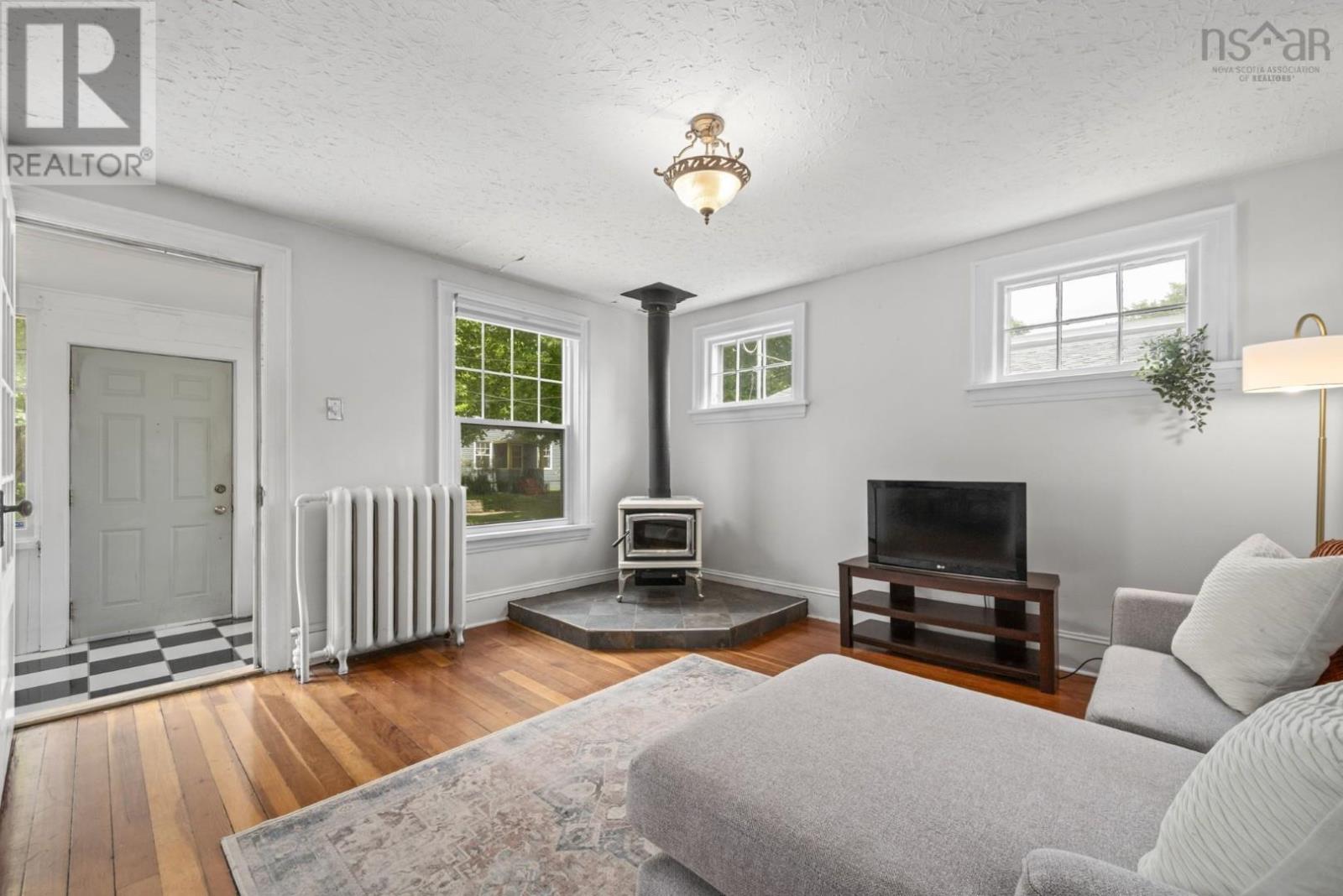 5658 Duffus Street, Halifax, Nova Scotia  B3K 2M6 - Photo 4 - 202517677