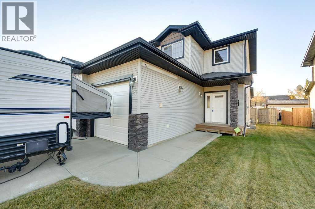21 Piper Close, Blackfalds, Alberta  T4M 0G5 - Photo 2 - A2265593
