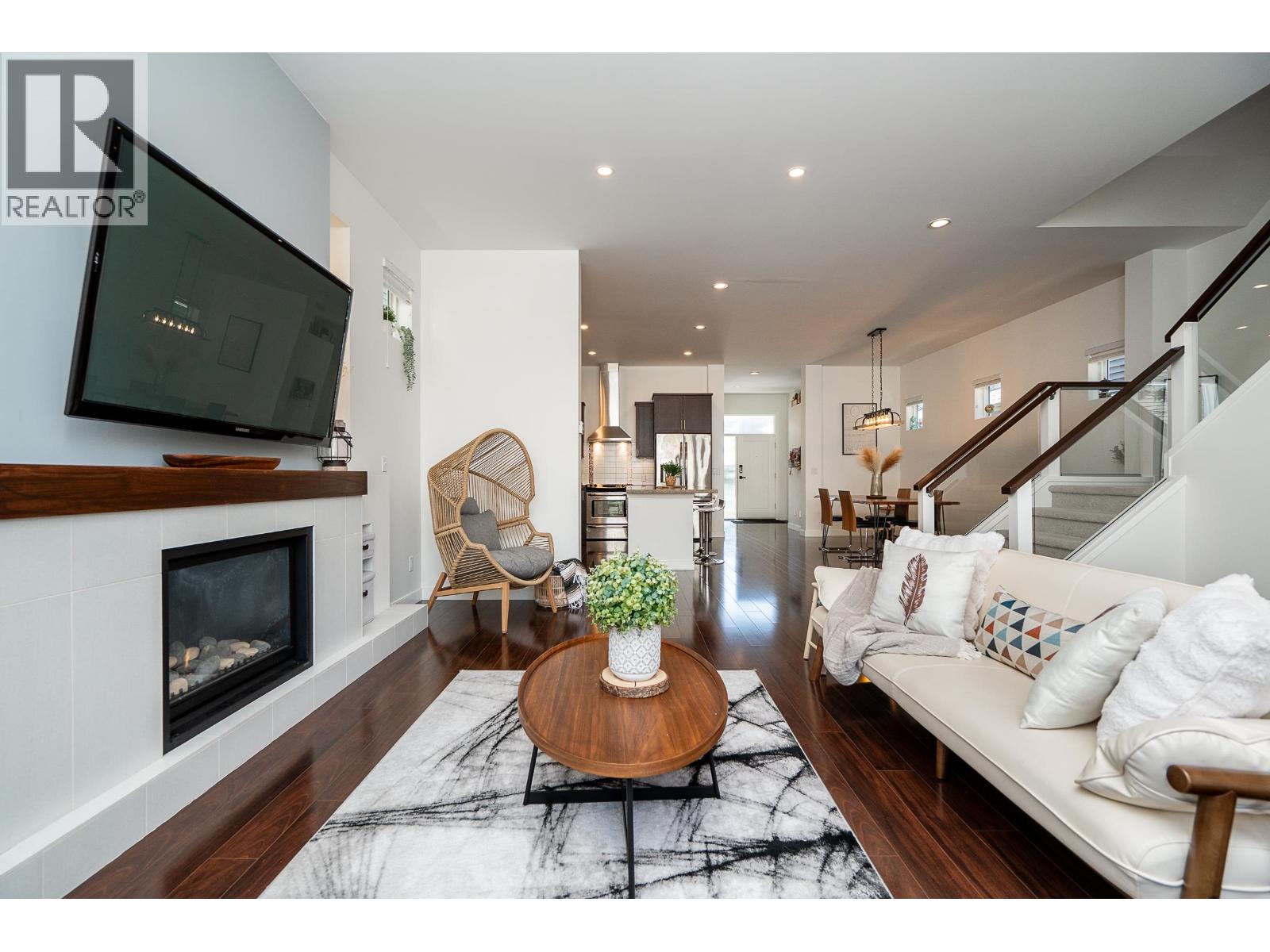 3381 Watkins Avenue, Coquitlam, British Columbia  V3E 0B3 - Photo 8 - R3046895