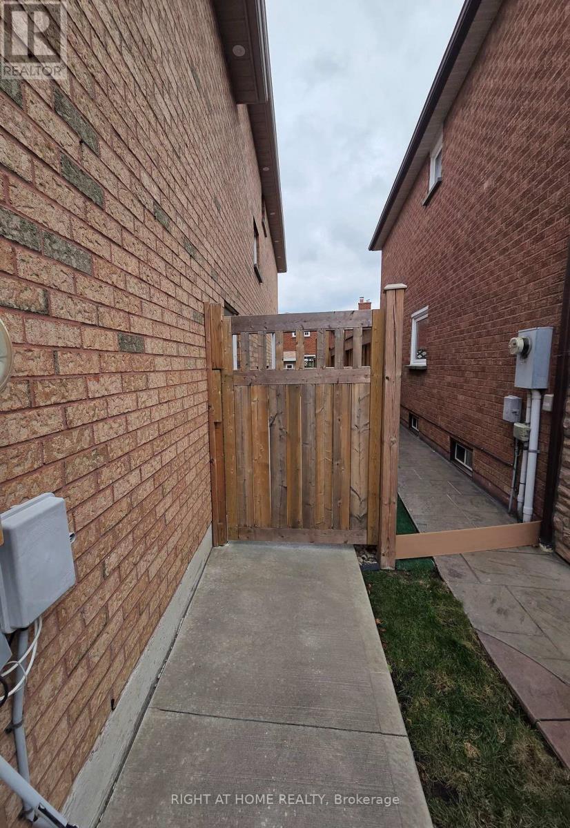 4602 Pemmican Trail, Mississauga, Ontario  L4Z 2M1 - Photo 10 - W12482649