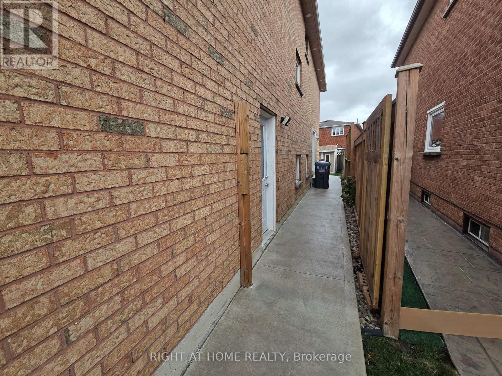 4602 Pemmican Trail, Mississauga, Ontario  L4Z 2M1 - Photo 11 - W12482649