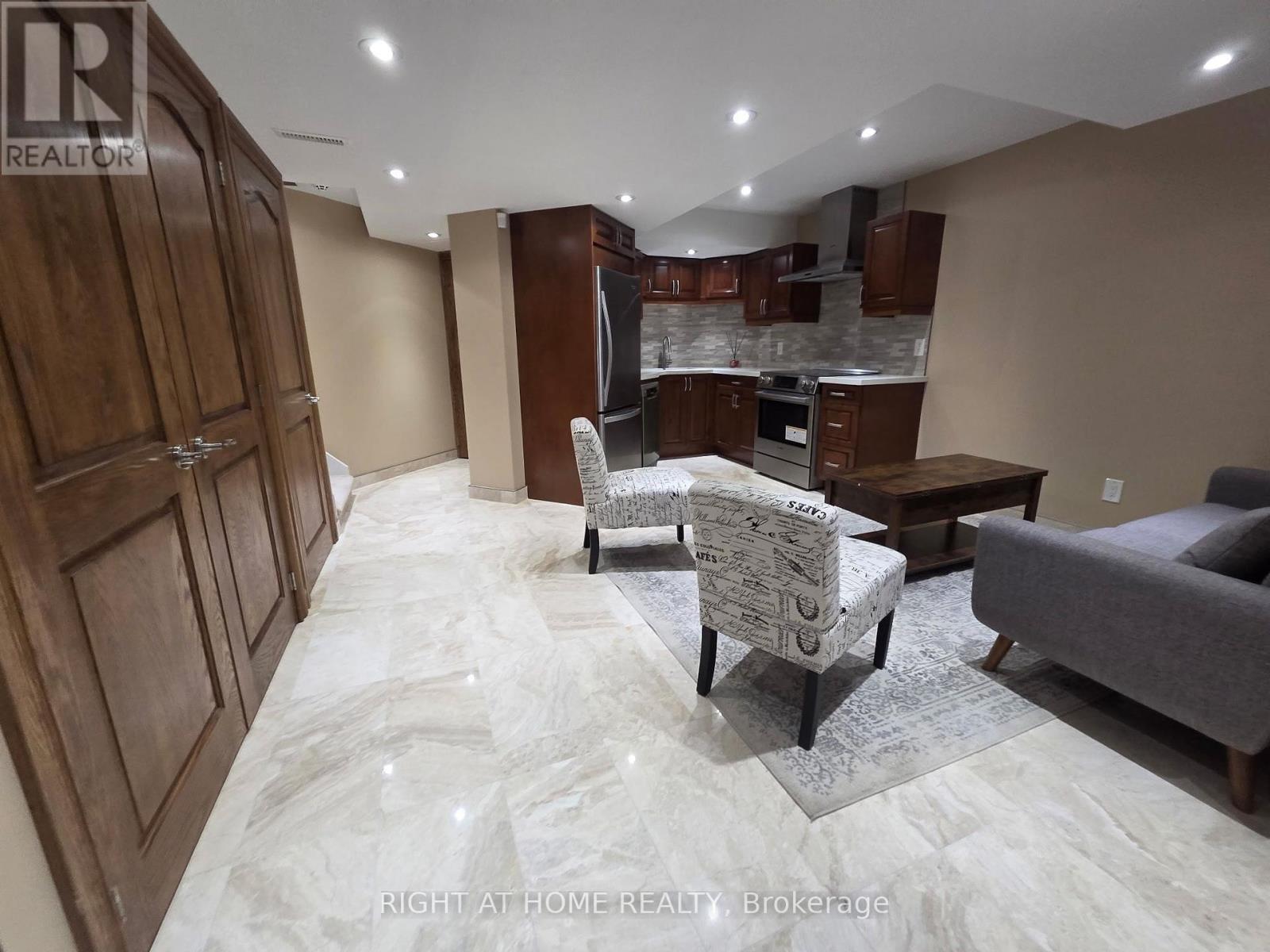 4602 Pemmican Trail, Mississauga, Ontario  L4Z 2M1 - Photo 2 - W12482649