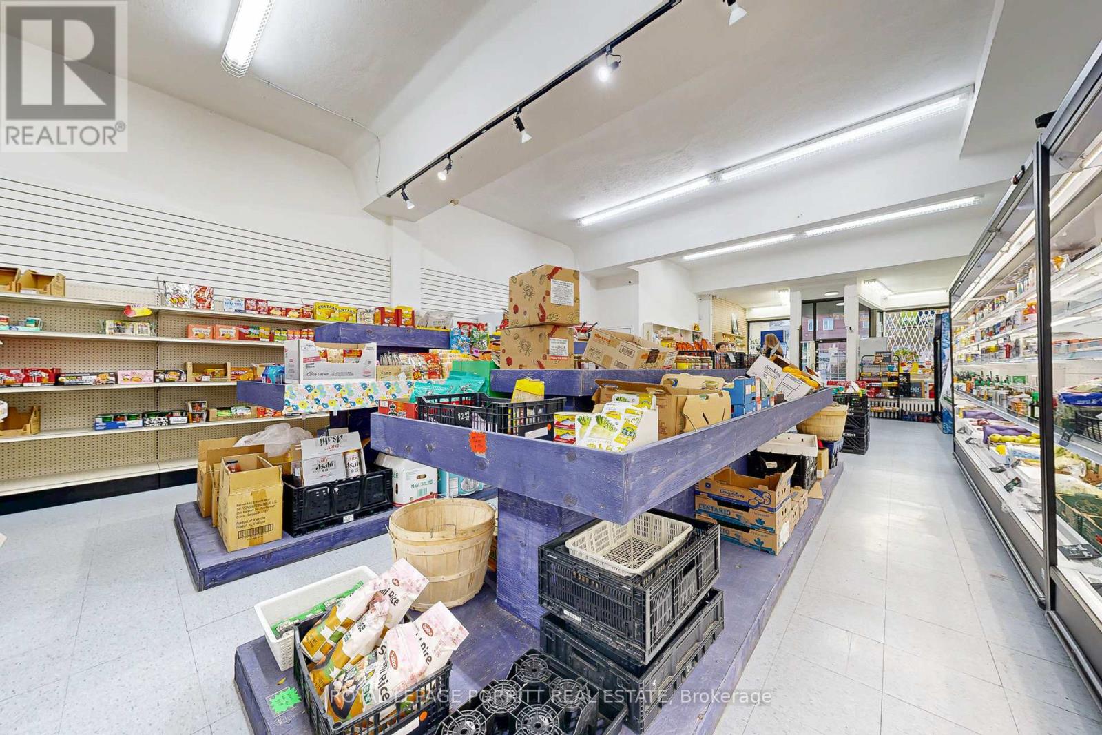 3391 Lake Shore Boulevard W, Toronto, Ontario  M8W 1N2 - Photo 11 - W12482651