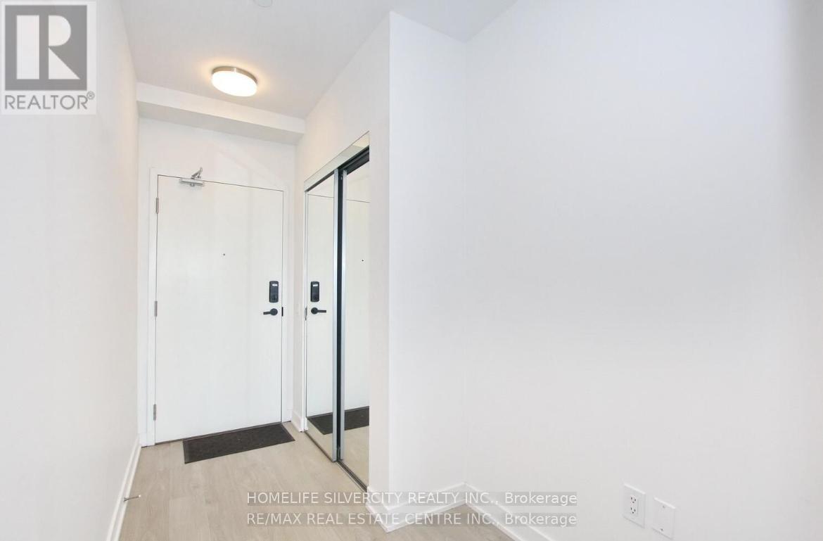 2908 - 3900 Confederation Parkway, Mississauga, Ontario  L5B 0M3 - Photo 3 - W12482657