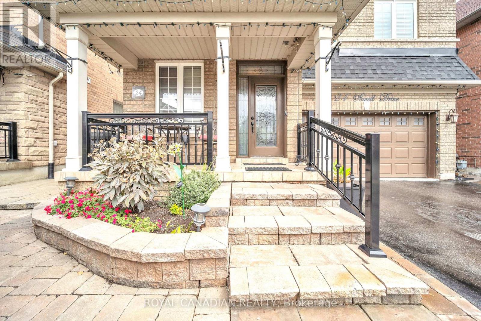 24 Powell Drive, Brampton, Ontario  L6R 0L1 - Photo 4 - W12482659