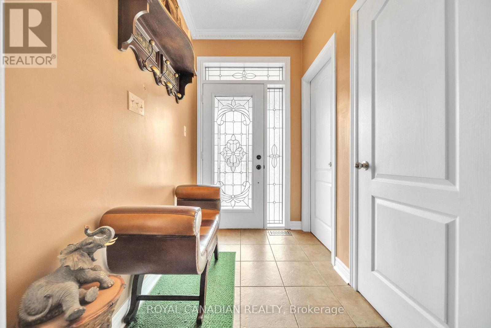 24 Powell Drive, Brampton, Ontario  L6R 0L1 - Photo 5 - W12482659