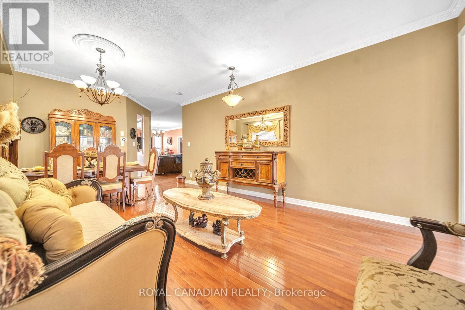 24 Powell Drive, Brampton, Ontario  L6R 0L1 - Photo 7 - W12482659