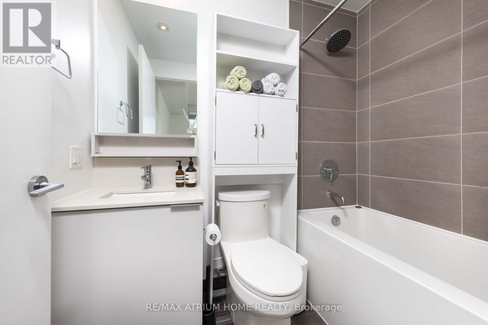 2706 - 950 Portage Parkway, Vaughan, Ontario  L4K 3Y6 - Photo 13 - N12482611