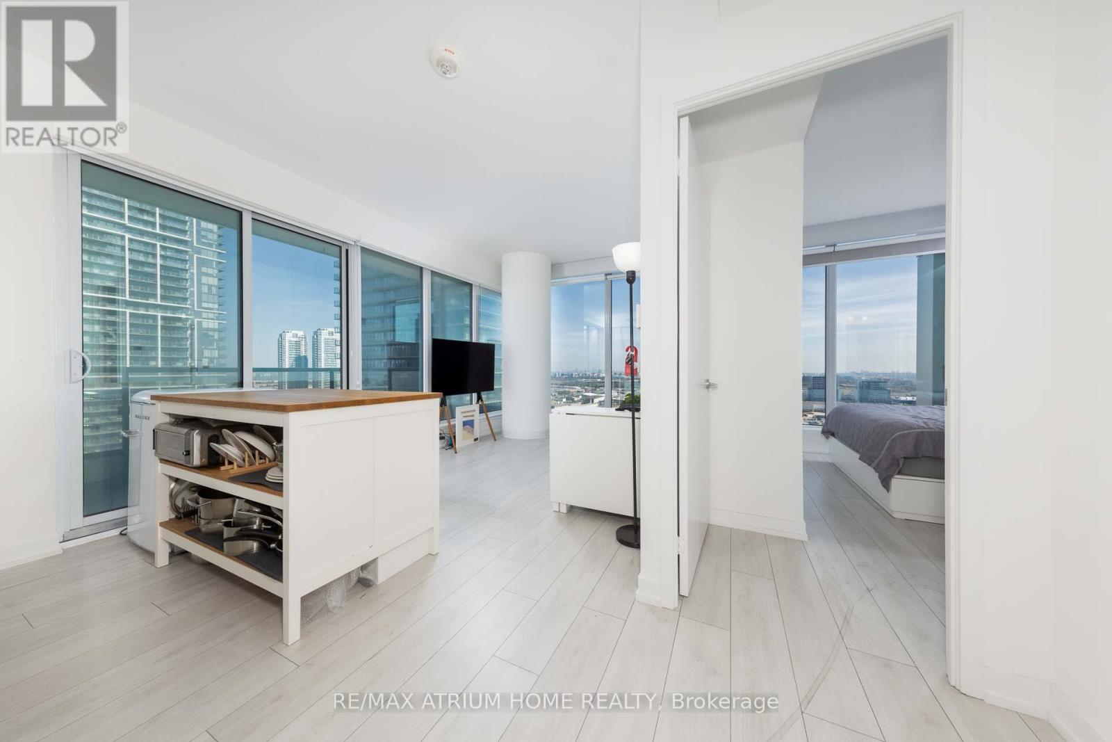 2706 - 950 Portage Parkway, Vaughan, Ontario  L4K 3Y6 - Photo 11 - N12482611