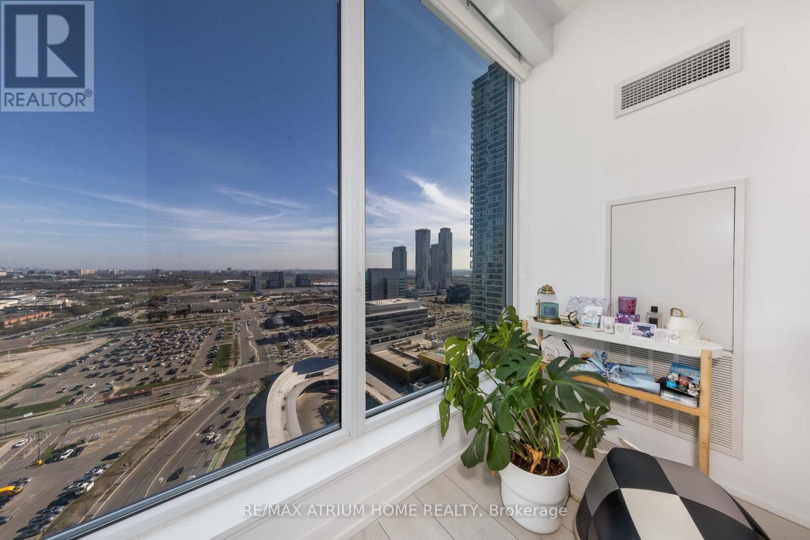 2706 - 950 Portage Parkway, Vaughan, Ontario  L4K 3Y6 - Photo 10 - N12482611