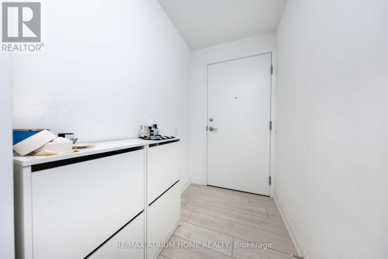 2706 - 950 Portage Parkway, Vaughan, Ontario  L4K 3Y6 - Photo 2 - N12482611