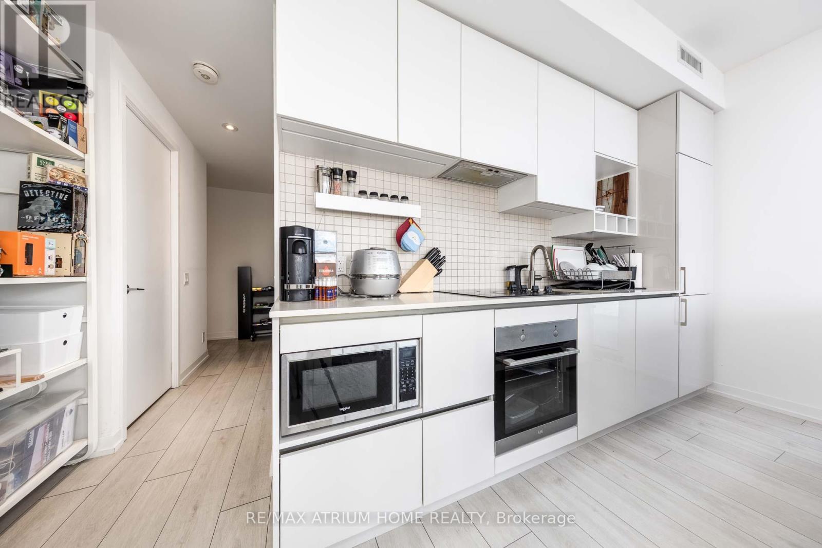 2706 - 950 Portage Parkway, Vaughan, Ontario  L4K 3Y6 - Photo 3 - N12482611