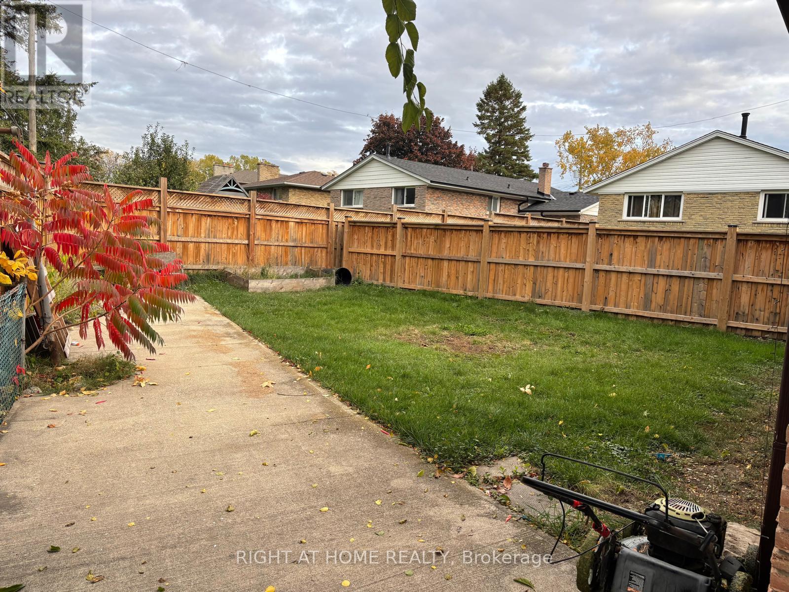385 Montmorency Drive E, Hamilton, Ontario  L8K 5H5 - Photo 19 - X12482635