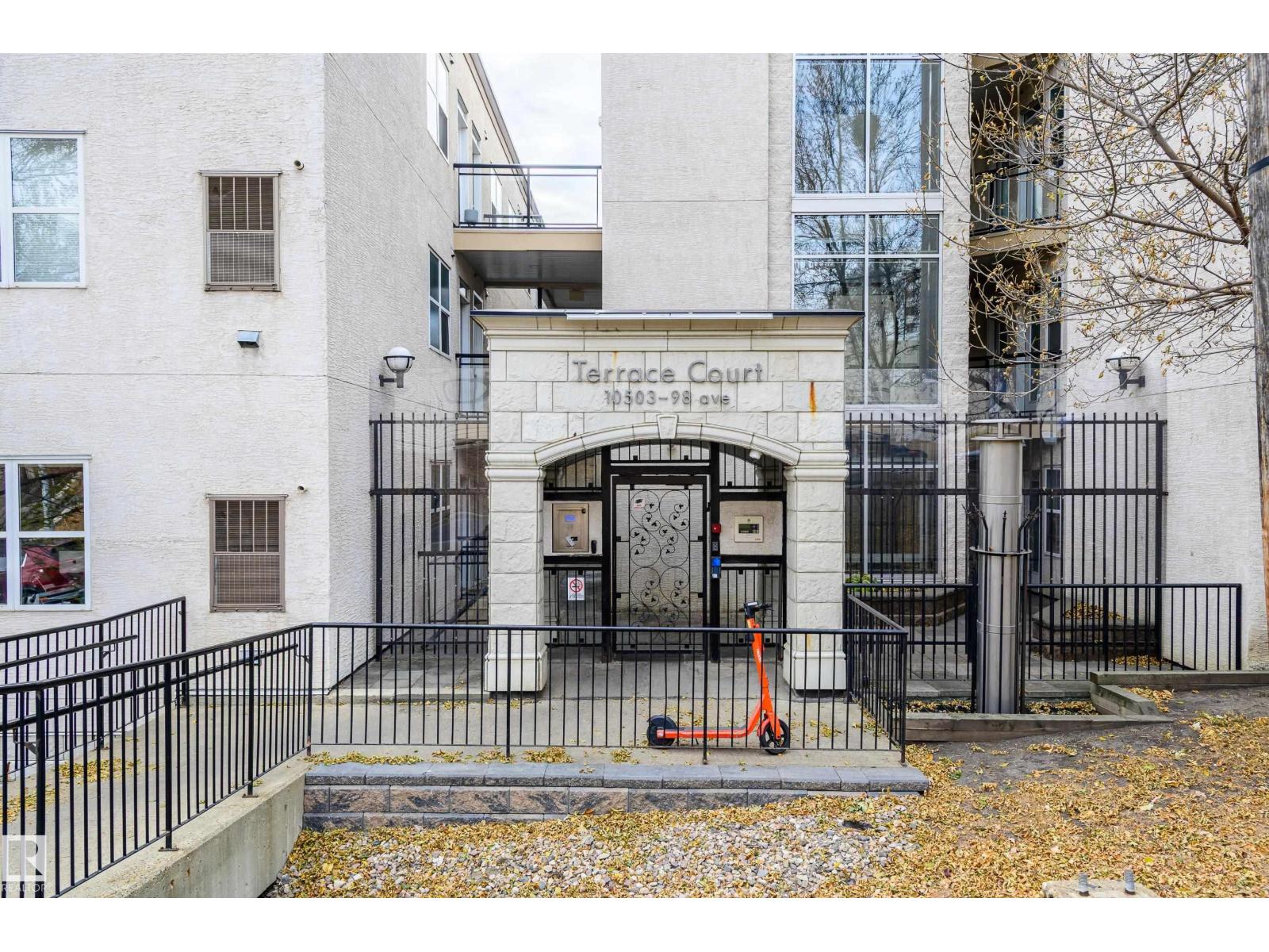 #206 10503 98 AV NW, Edmonton, Alberta