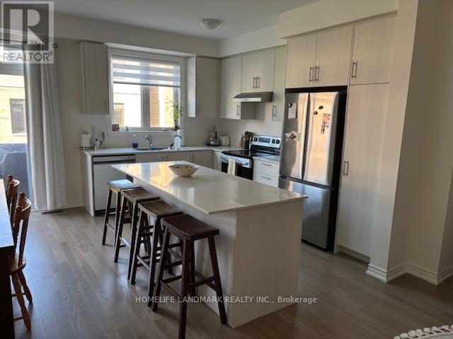 85 Phoenix Boulevard, Barrie, Ontario  L9J 0P7 - Photo 2 - S12429020