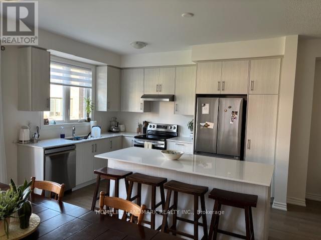 85 Phoenix Boulevard, Barrie, Ontario  L9J 0P7 - Photo 3 - S12429020