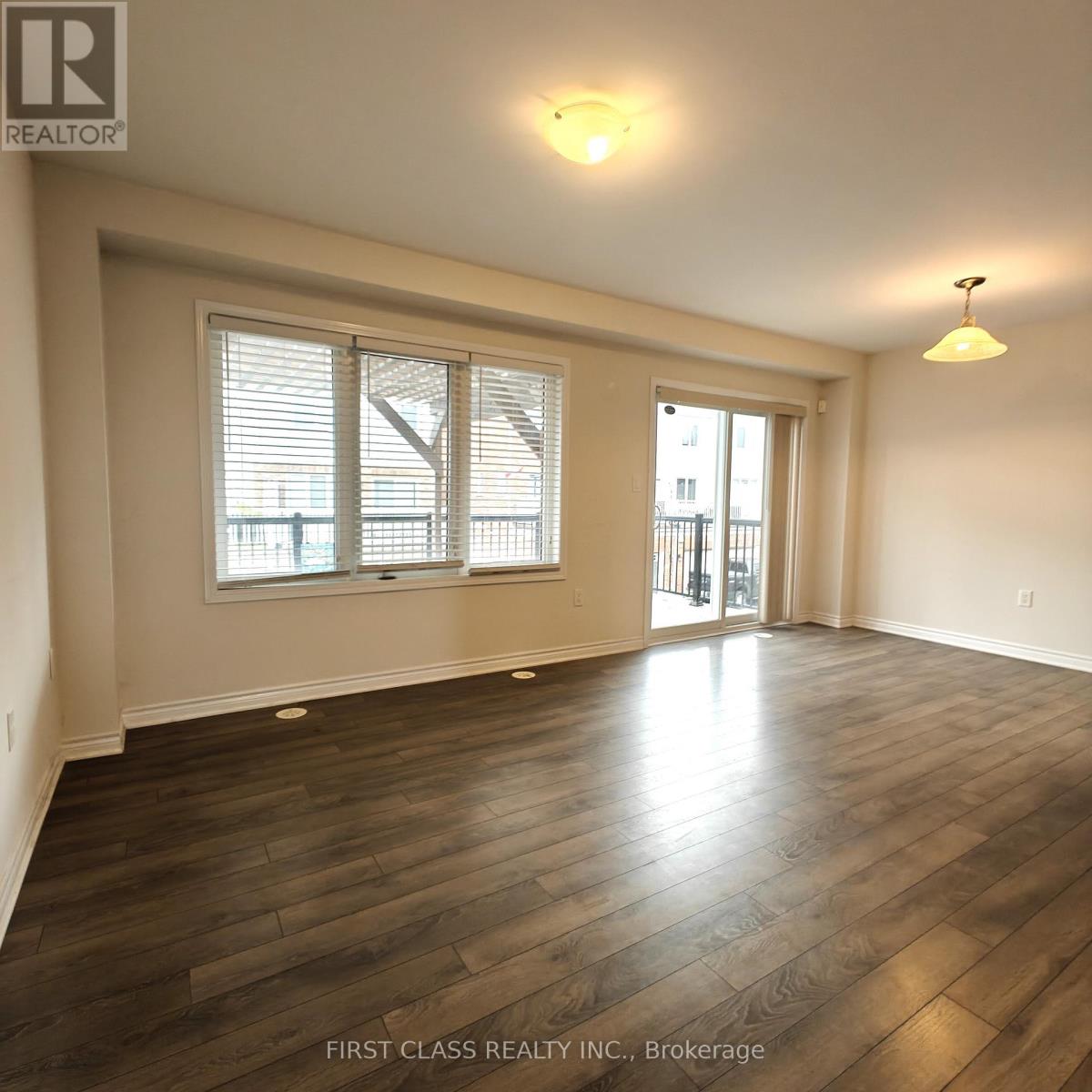 11 Tight Court, Milton, Ontario  L9T 8S3 - Photo 11 - W12482662