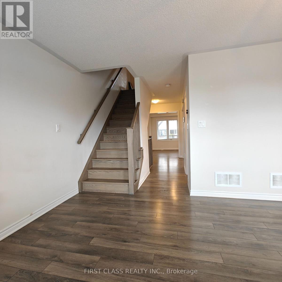 11 Tight Court, Milton, Ontario  L9T 8S3 - Photo 14 - W12482662